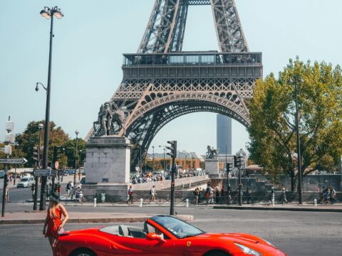 How to compare self-driving features across luxury car brands