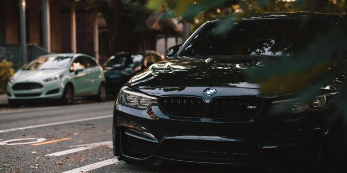 AI-powered voice assistants in next-gen luxury cars