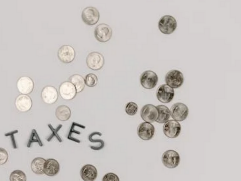 how to invest in economic downturn